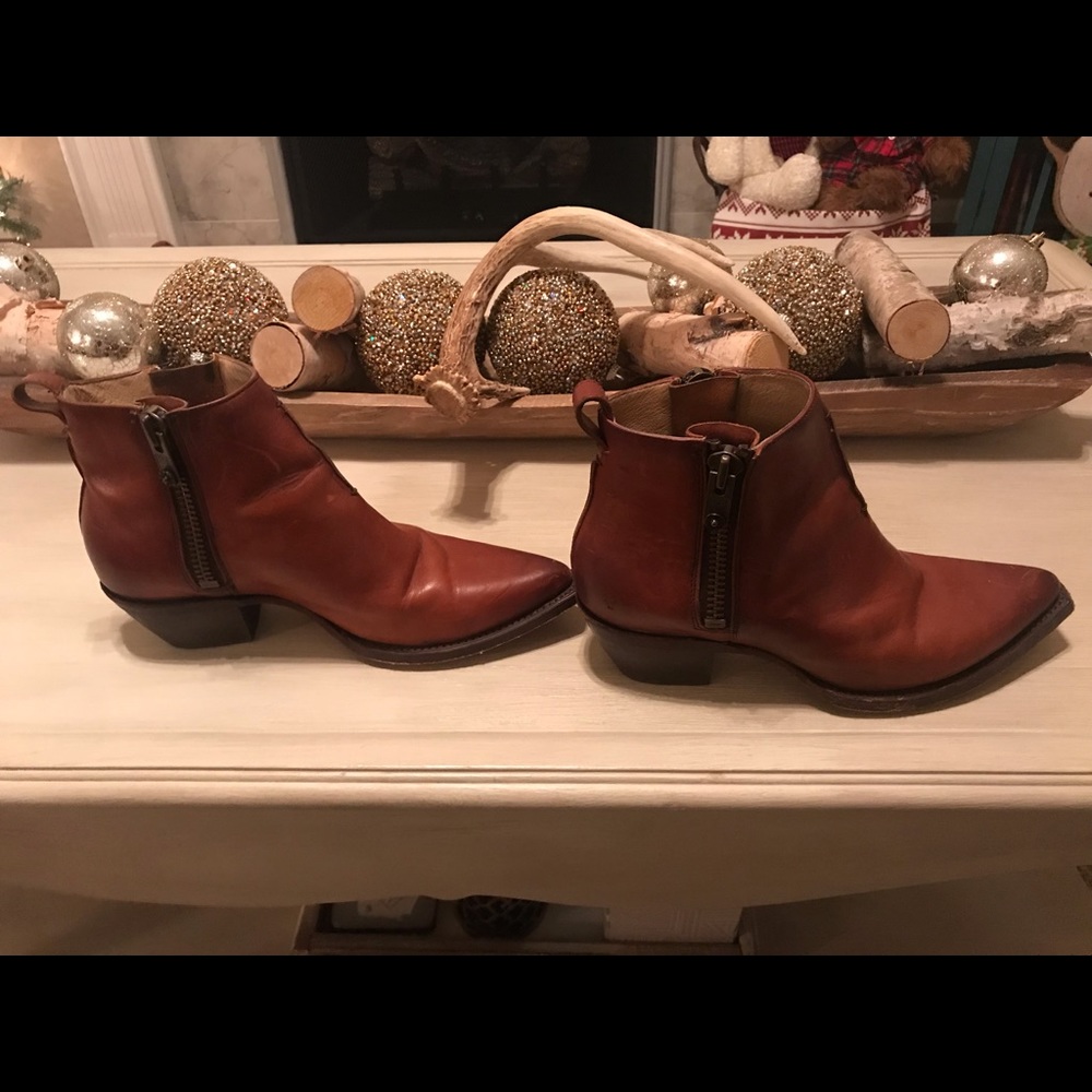 Frye Sacha Moto Shortie Size 9 Cognac